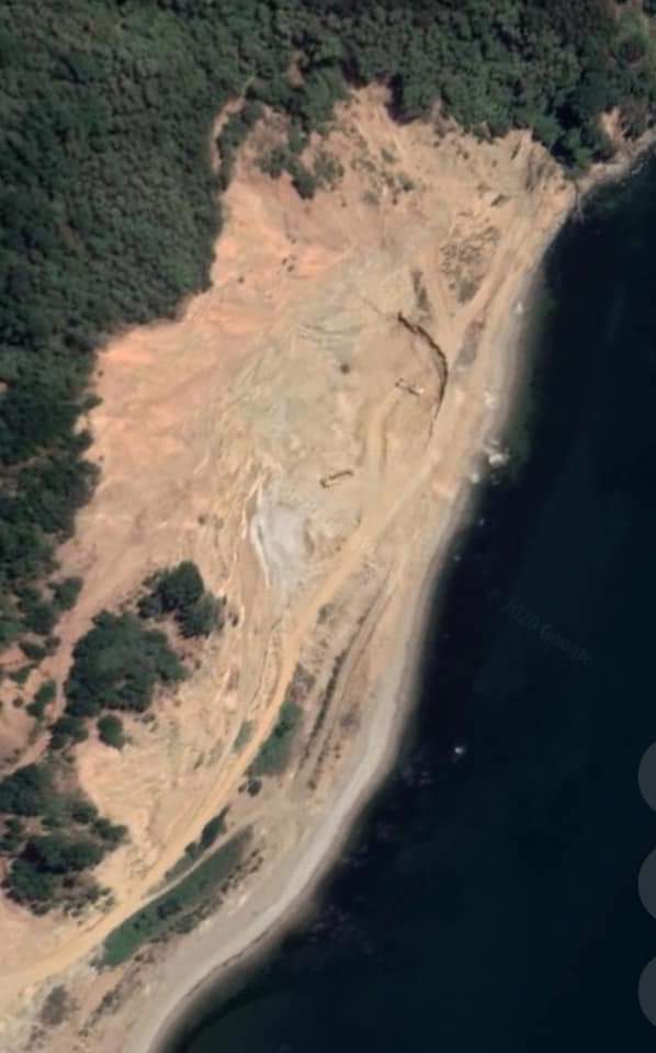AsambleaBio's tweet photo. #Talcahuano Destruyen pinguinera de Caleta Tumbes 🤬🤬😡🐧🐧   , dinamitando zonas de bosques nativos en la costas, afectando al medio ambiente y a las pinguineras  que se encontraba en la zona... vía: https://t.co/jaR2Oc0qPa https://t.co/IYtjMmwpLN