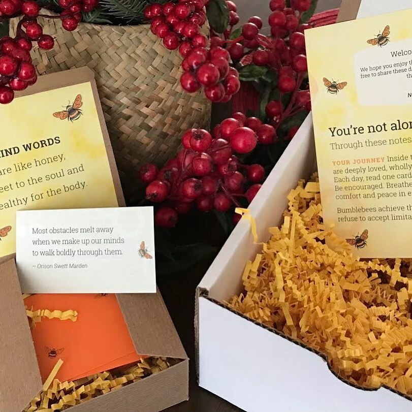 NotesfromHive's tweet image. Looking to get through the holidays with your head held high? Grab one of our boxes for yourself (or a friend!) for a daily dose of inspiration. 
#bekindtoyourself #makeithappen #findyourcourage #giftbox #giftforfriends instagr.am/p/CJGv7DxL-jI/