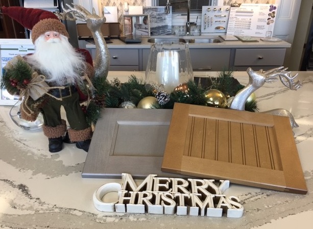 NewLeafRemodel's tweet photo. Santa checked out the new door styles at Merillat Cabinetry last week. He admired the craftsmanship and is contemplating which color would look best in his workshop.

https://t.co/NDRmzu414X https://t.co/ixmv4dNDFq