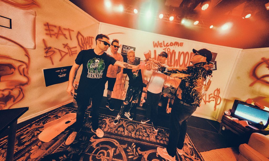 Rock Sound tweet media