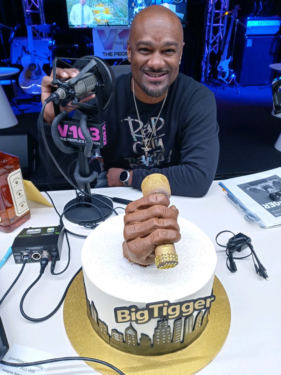 Happy Birthday <a href="/BigTiggerShow/">Big Tigger</a> #bigtigger #redvelvet