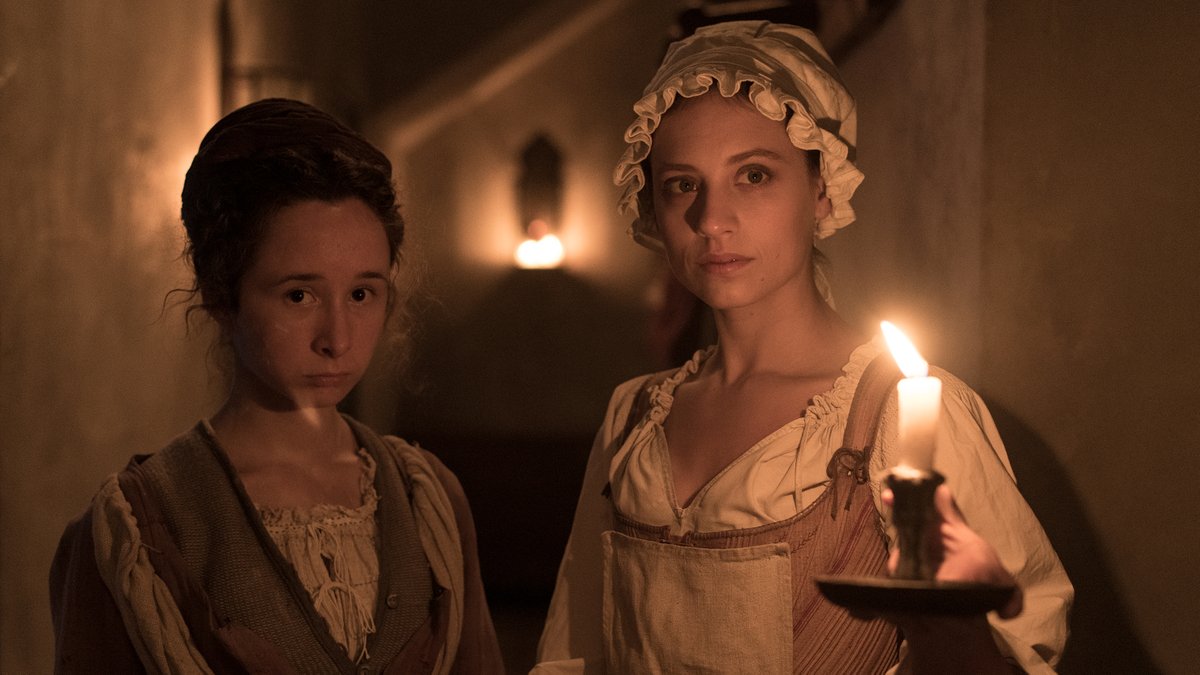 atresmediacom's tweet photo. 'La cocinera de Castamar', nueva serie de @antena3com, finaliza su rodaje👏

Os mostramos las primeras imágenes 👇

https://t.co/qQdTSbR3A3 https://t.co/eKxsqD1HRZ