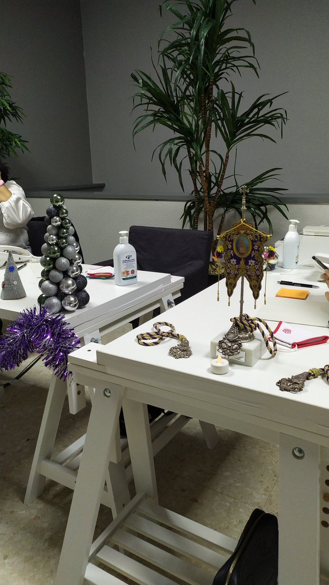 No te olvides de colaborar con nosotros 💪🏽💜

Llama al 955 551 821 📲👏🏽 

De 17:00 a 22:00h estaremos esperandoos! 😁