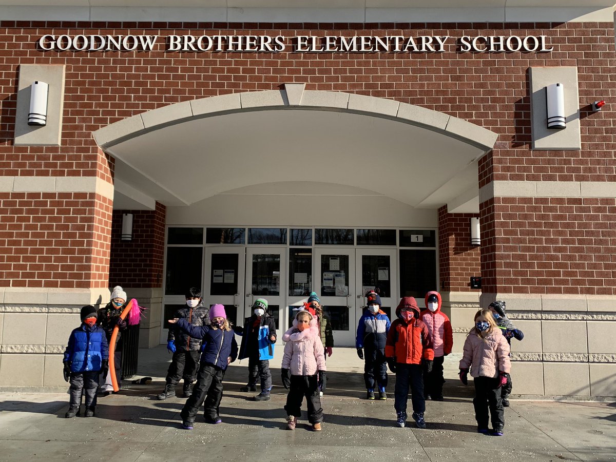 Our school finally has our name on it! 🎉 #wearegoodnow <a href="/MPSPanthers/">Marlborough Public Schools</a>