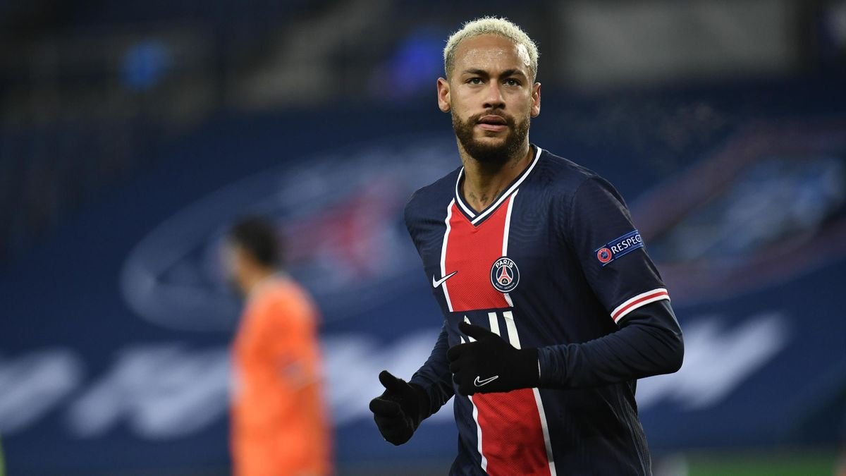 2. Neymar : Travis ScottThey both emerged a few years ago, and they're one of the first names people think of when they think of rap and football nowadays. They're incredibly gifted and their brand is growing every year. Future legends.