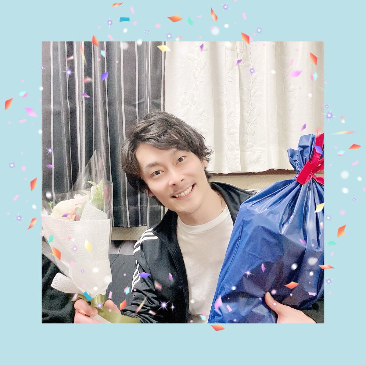 teamhandy_aorz's tweet photo. 昨日12/22は、稽古納め&稲葉パイセンの38回目の生誕祭、でした。
このご時世、盛大に!とはいきませんが、こんなご時世だからこそ、気持ちだけでも盛大に!祝いたいのです。
しゅんにい、おめでとー🎂
#TEAMHANDY
#HappyBirthday
#稲葉俊一 https://t.co/7rHlHdNuLm