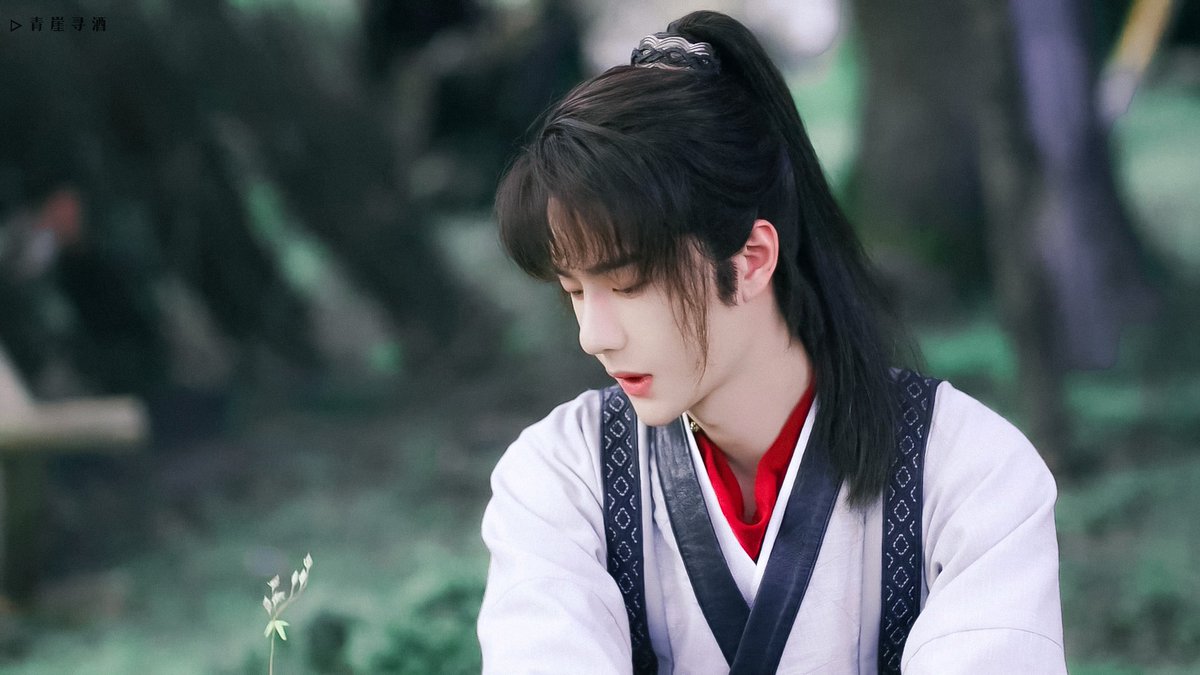 Yibo ah.. you’re seriously very pretty  very very beautiful  you’re too distracting to the drama 