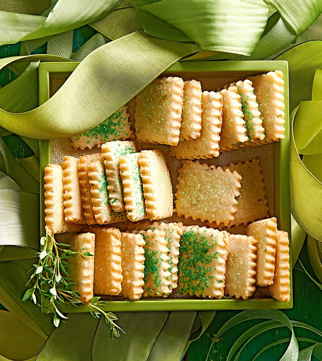 Christmas Dolliday Treats: Thread