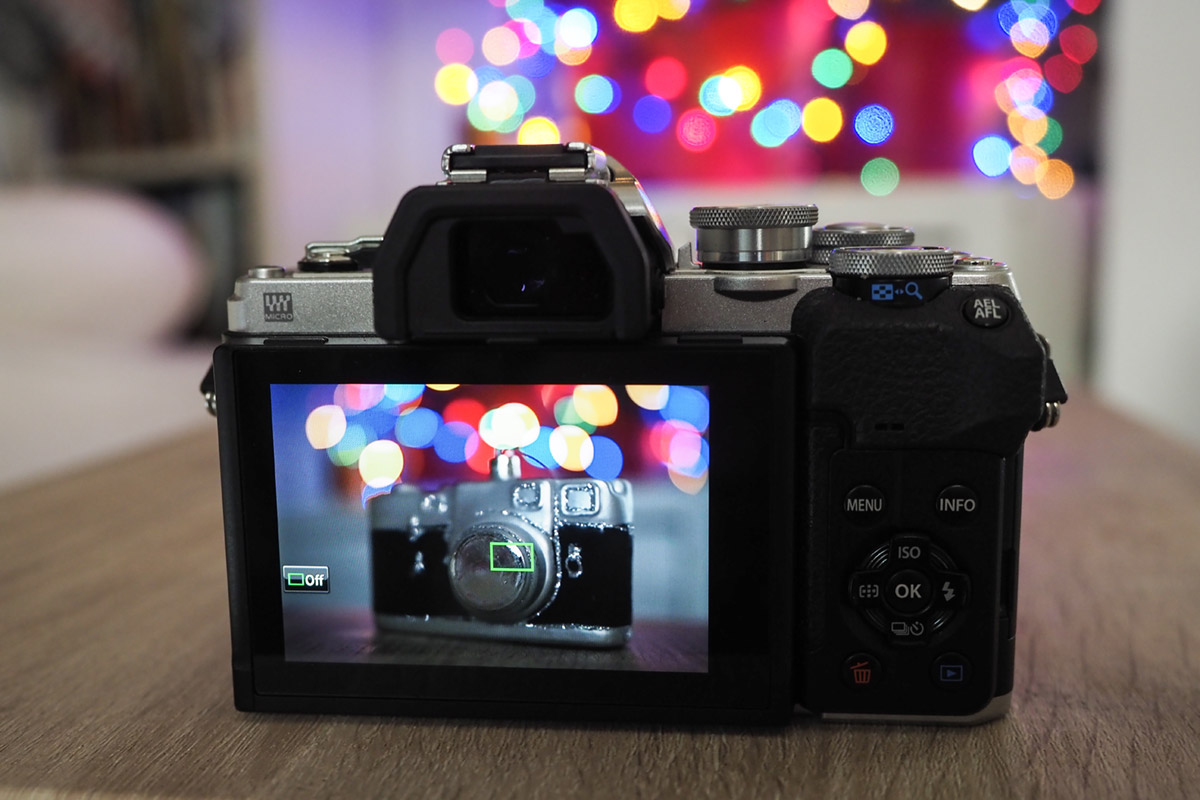 The festive season is the perfect time of year for practicing capturing #bokeh on camera: all you need to try this stunning effect are some fairy lights, your Olympus camera, and a lens with a wide aperture…  <a href="/daisyduked/">Daisy Dickinson</a>'s latest blog → olympus-imagespace.co.uk/capture-festiv… #HomeWithOlympus