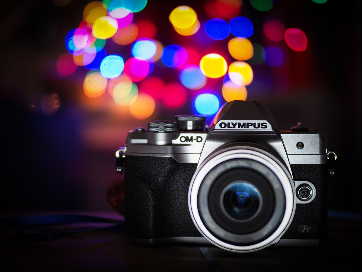OlympusUK's tweet photo. The festive season is the perfect time of year for practicing capturing #bokeh on camera: all you need to try this stunning effect are some fairy lights, your Olympus camera, and a lens with a wide aperture…  @daisyduked's latest blog → https://t.co/YE25Ejb29q #HomeWithOlympus https://t.co/cbMDkxZt9M