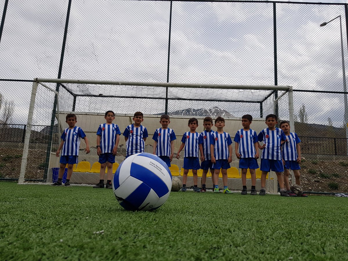 Bugün okuma saatimizi senin renklerini üzerimize alarak gönülden desteklerimizi sana yolluyoruz. Seninleyiz Erzurumspor...@ErzurumValilik <a href="/Erzurumspor/">Erzurumspor FK</a> <a href="/mehmetsekmen/">Mehmet SEKMEN</a> <a href="/skaygusuz/">Salih Kaygusuz</a> @MemUzundere #ErbaplaErzurumsporunYanindayız #ErzurumEebaplaOkuyor