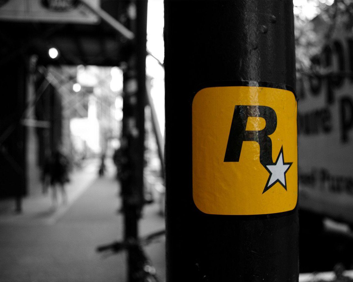 spirauniverse's tweet photo. Tarek Hamad, director de diseño de Rockstar North recientemente ha declarado que a pesar del éxito de los juegos online, no tienen la intención de abandonar las historias para un solo jugador y seguirán dándole importancia a las narrativas. ~D333 https://t.co/zqqT6pcI5V