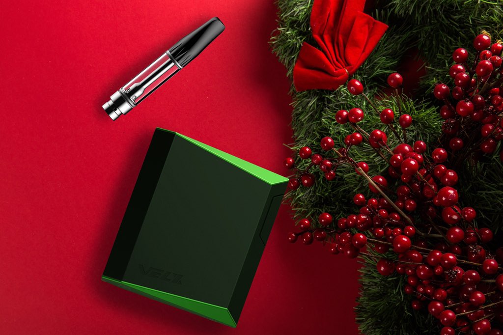 velxtech's tweet photo. Feeling Christmas vibes everywhere... 🎄🎄🎄
.
.
#christmasgiveaway #velxtech #christmasvibe #weedlife #dastagram #cbdvape #cbdoils #cbdforthepeople #extracts #dab #dabsociety #cbdwholesale #cbdcartridges https://t.co/tiEABk9E6Q