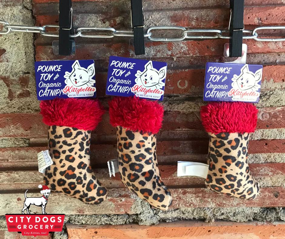 Meowy Christmas to our city kitties!