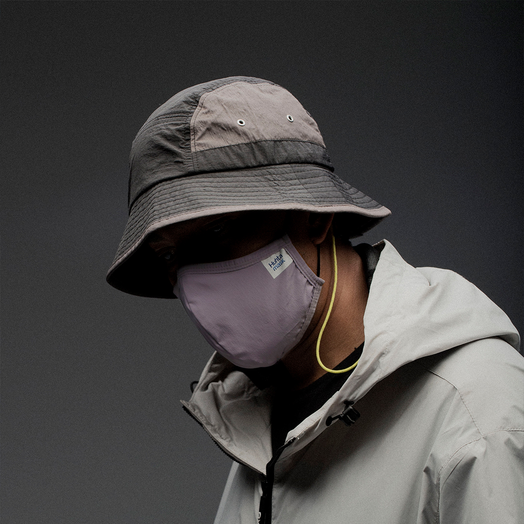 HuhtaMask's tweet photo. The weather outside is frightful, but having a fluid repellent mask is so delightful.

The soft, woven Polyester outer layer is fluid repellent, to avoid moisture droplets from entering your mouth and nose. Perfect for wet winter weather. https://t.co/d3zEjZptF8