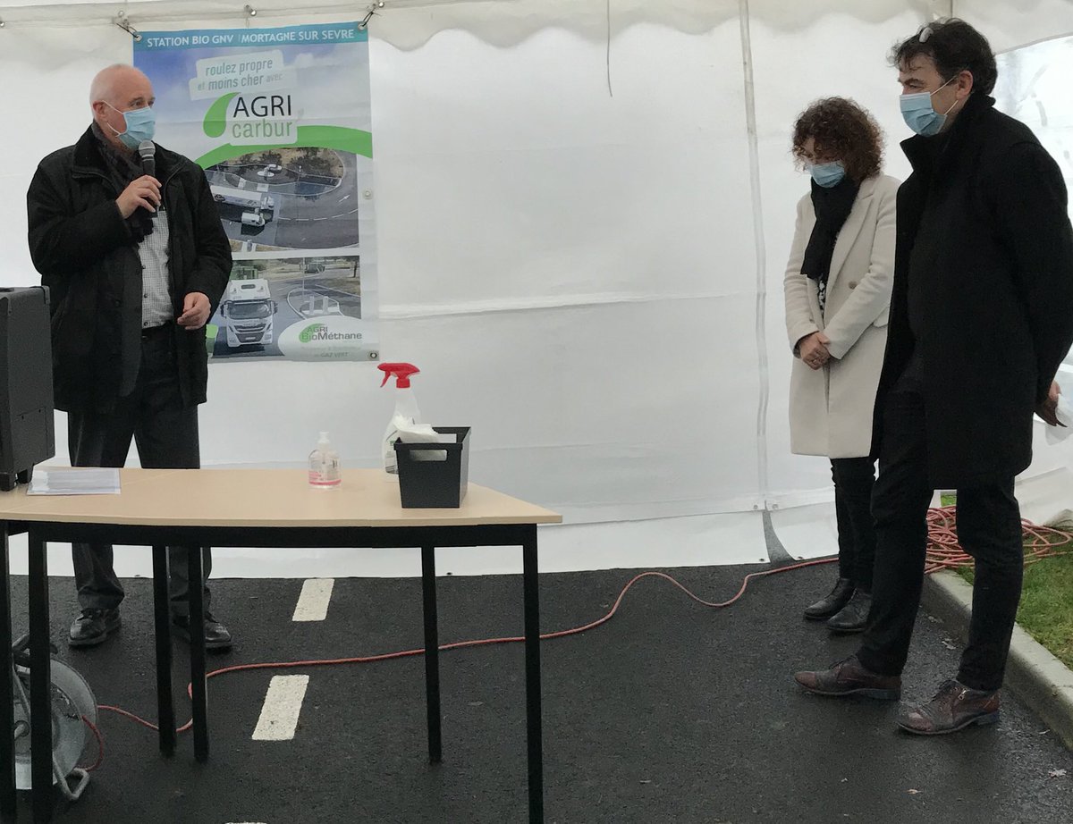 Très heureux d’avoir été associé à la remise des clefs de la 1ère ambulance de France roulant au BIO GNV avec #JUSSIEU #cholet