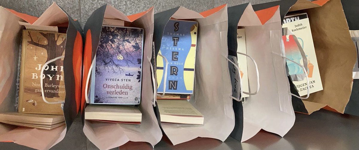 Wist je dat je ook een verrassingspakket kunt reserveren bij onze #afhaalbieb Vul het formulier op onze website in en wij vullen een tas met 📚 bit.ly/3mHzmdE