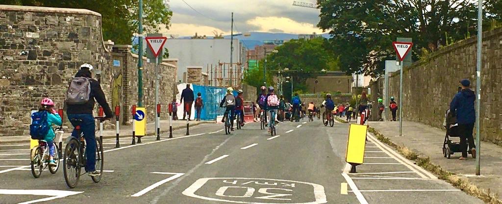 Although the new year ahead can't quite come quickly enough, the past year has shown us the value of community resilience, that we can design for health, and that the change that is necessary is possible.  #healthystreets  #BEtop10  @ArduStreetArt  @StephDickenson  @wearecanteen