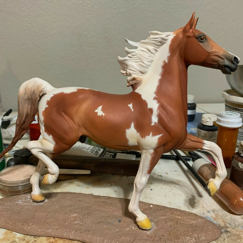 AliciaSVogel's tweet photo. Layer 16, Almost there! Finalizing a lot of little spots....
#modelhorseartist #breyerhorses #breyercustom #modelhorsepainting #modelhorses #modelhorse #modelhorsesofinstagram #likebreyer #breyer #horsefigurine #sculpture #horsesculpture #miniature #scalemodel #horsesculpture https://t.co/5EEAgjoCzm