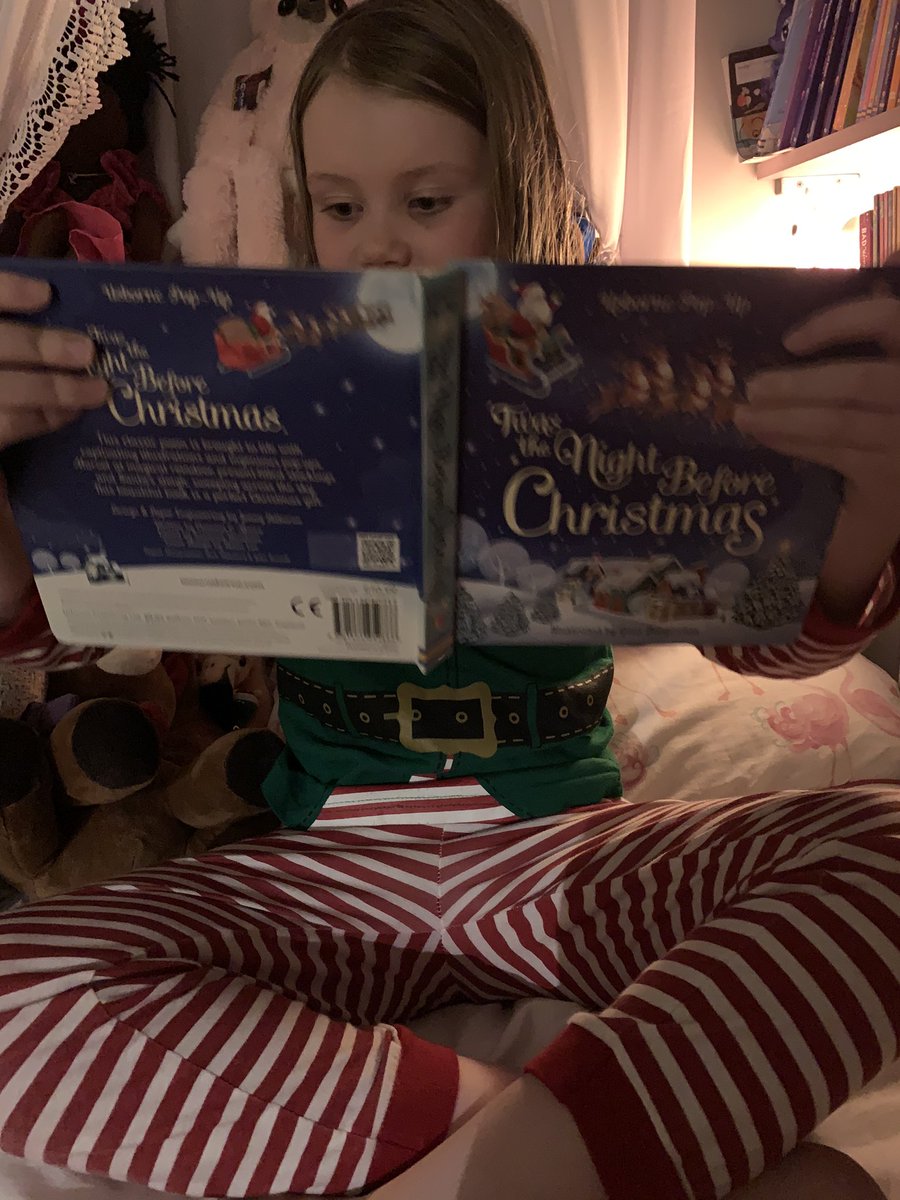 chic_osity's tweet photo. @ArchibaldFirst Christmas Reading challenge underway. Read a book with Santa Claus in. ✅ https://t.co/HqnVATgXhk