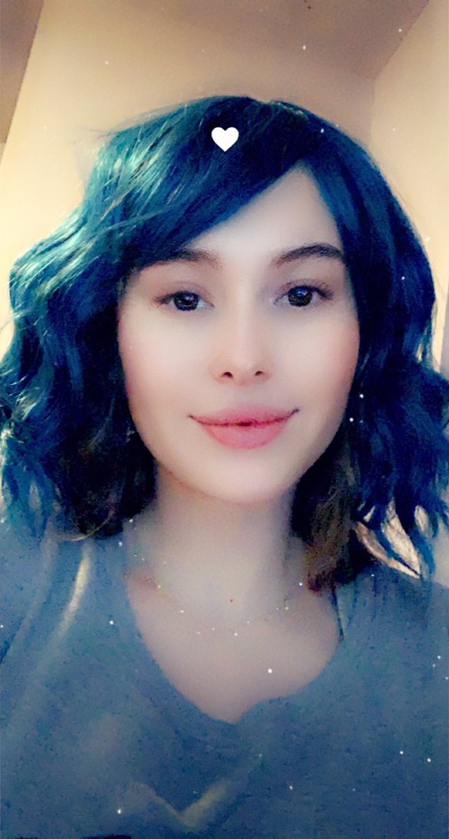 porcelaingoirl's tweet photo. let me be your blue haired e-girl https://t.co/mjbp47r7L1