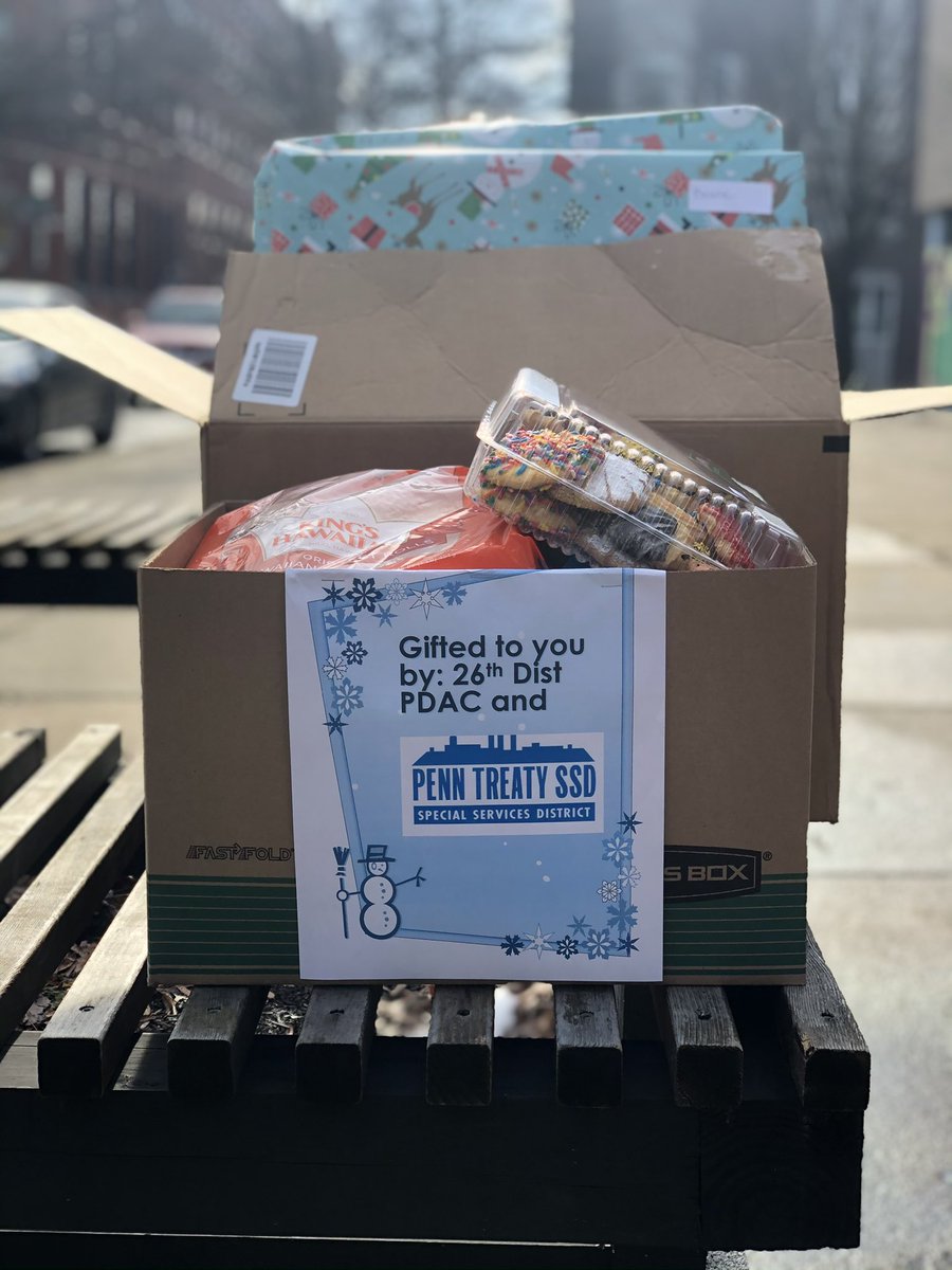 PPD26Dist's tweet photo. 26th PDAC and PTSSD sponsored 4 families and P/O Darin Friel sponsored one family all from Moffet school with complete dinners including cookies, gifts, stockings and candy canes. We also received a donation from a Fishtown neighbor Bob Everett. And our Captain even played Santa https://t.co/yfIIClT9or