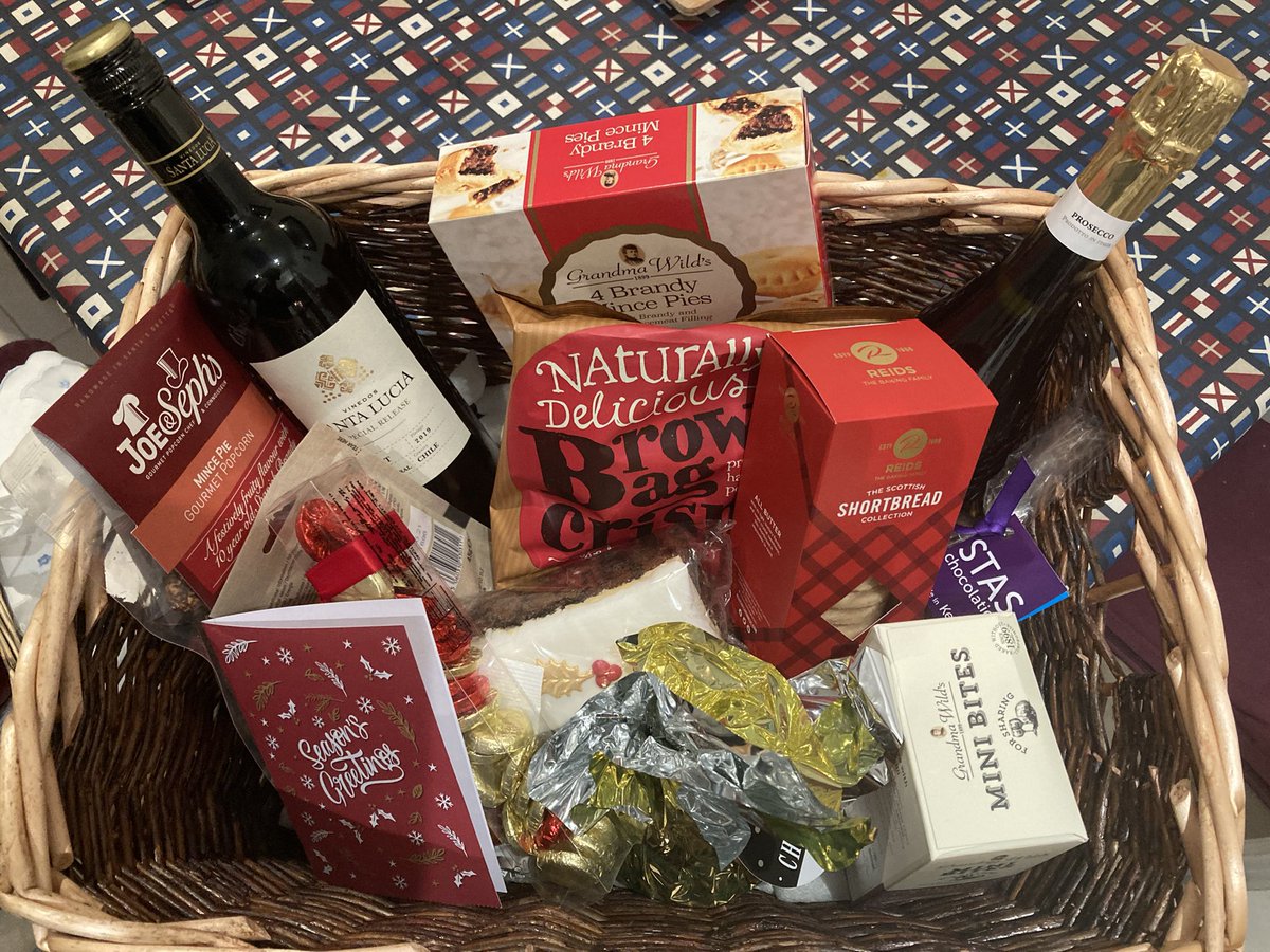priya_lele's tweet photo. What a lovely Christmas hamper - thank you @HSFlegal - small things matter:)! #Christmas2020 #Christmasinlockdown is still #Christmas https://t.co/Oqg7Z31WqB