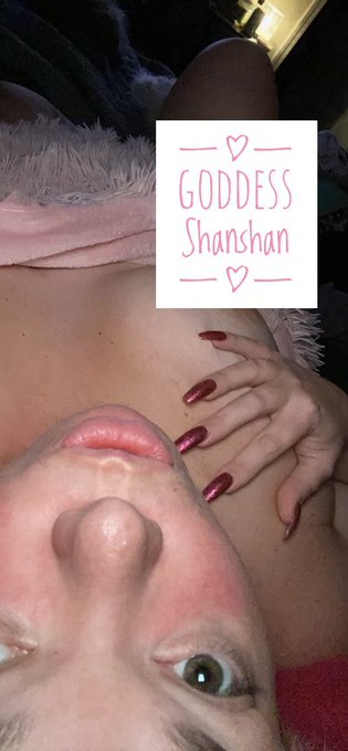 #nofilter #tittytuesday view the uncensored pics on my vip #onlyfans link on my profile 😘 https://t.<a href="/tag/nofilter"class="tags">#nofilter</a><a href="/tag/tittytuesday"class="tags">#tittytuesday</a><a href="/tag/onlyfans"class="tags"><span>#onlyfans</span></a>