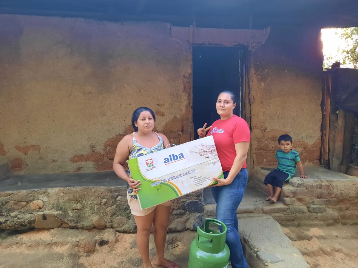 #Nicaragua 

Gobierno de Nicaragua realizó la entrega de cocinas y cilindros de gas a familias del municipio de Ocotal.