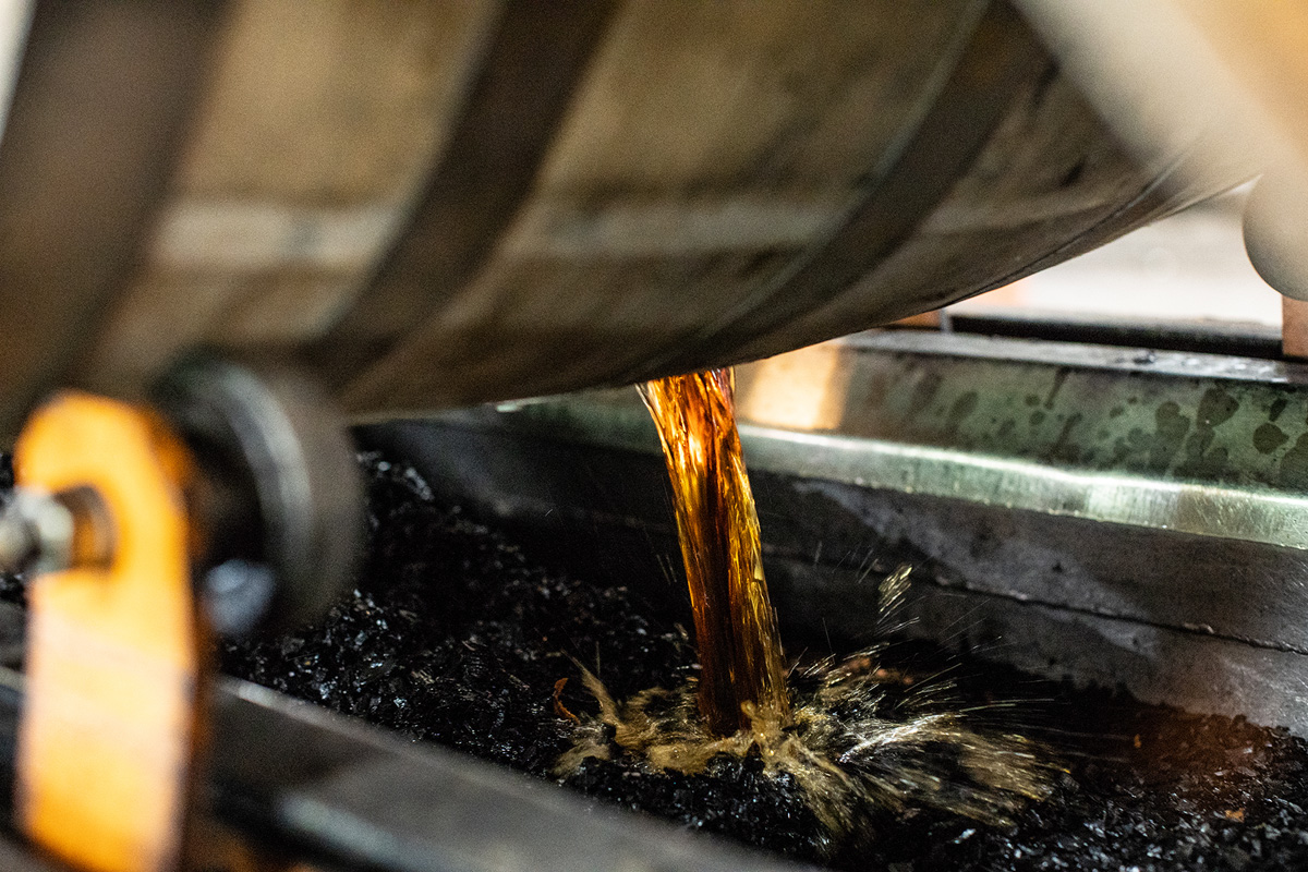 BuffaloTrace's tweet photo. From the barrel to the bottle, there's no more authentic bourbon whiskey than Buffalo Trace. #StandStrong #BuffaloTrace https://t.co/epnxpYn9bl
