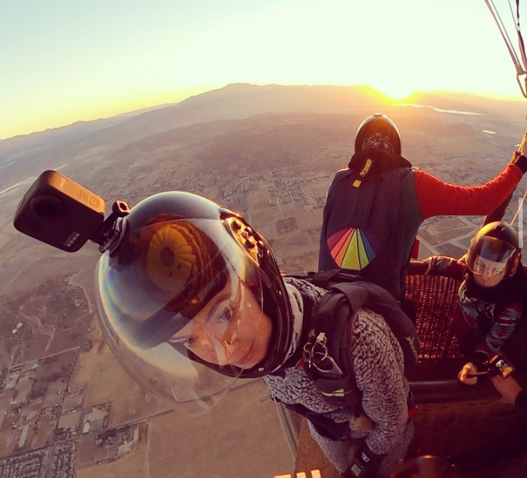 BoneheadHelmets's tweet photo. Oh, the places you'll go...in a Hot Air Balloon. #magic
Please note our #Holiday Hours! We will be taking a holiday break, December 24th - Jan 4th!

#boneheadcomposites #madeinusa  #aerosports #skydiving #iloveskydiving #boneheadhelmets #carbonfiber #hotairballoon #skydiveperris https://t.co/jyjG3gbNPI