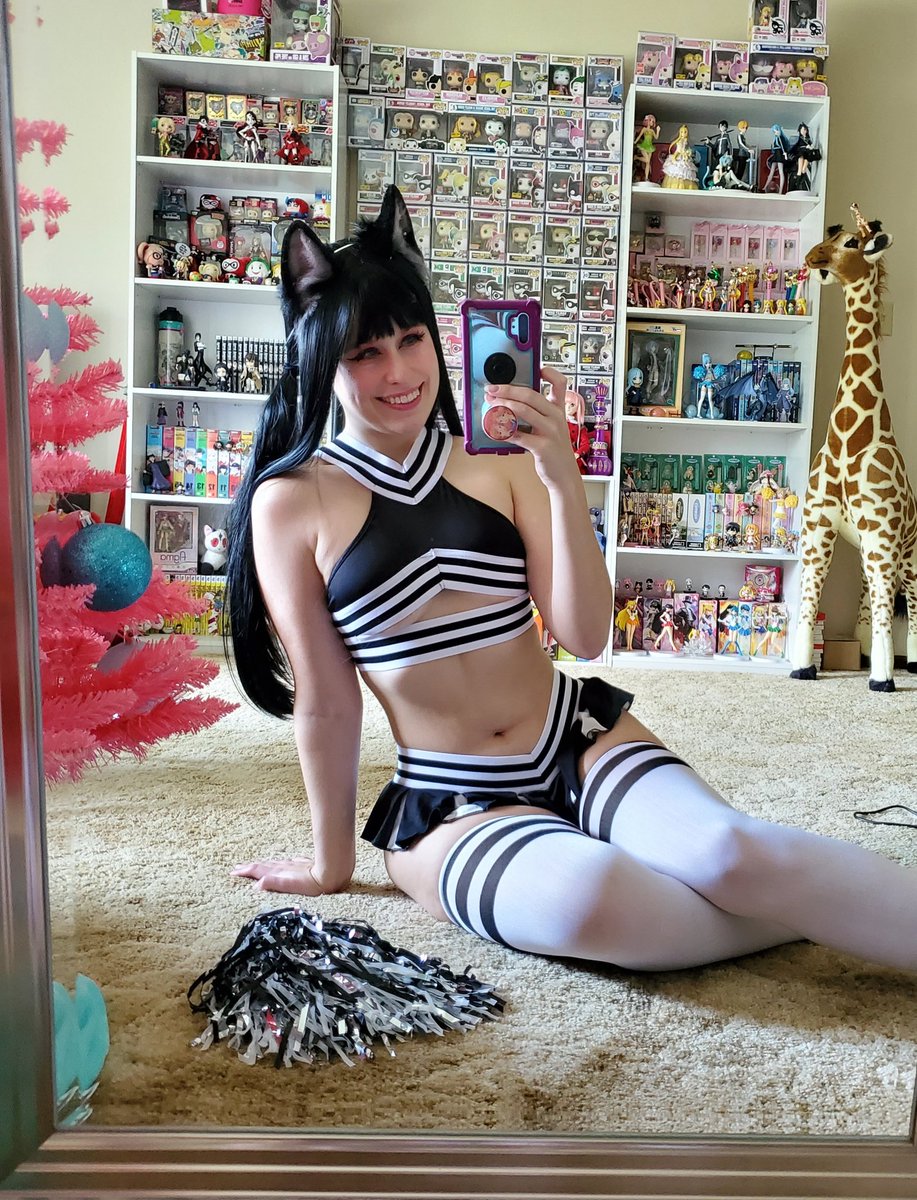 Clover Arley 🍀🐇 on X: This is my fave outfit ever I wish they had more  colors 🤍🖤 t.cofyQpDKqvk3 t.covE7dl8uWNr  X