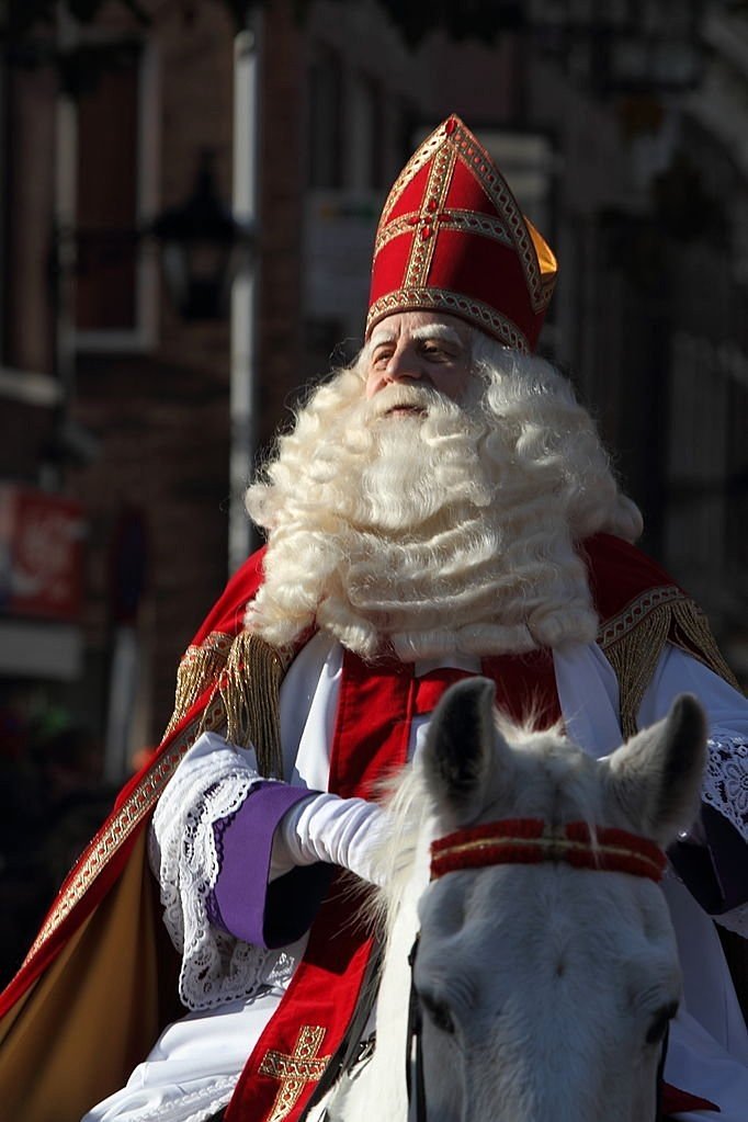 The History of Santa Claus & Father Christmas — just a bit of seasonal fun :)  http://www.arthuriana.co.uk/xmas/index.htm 