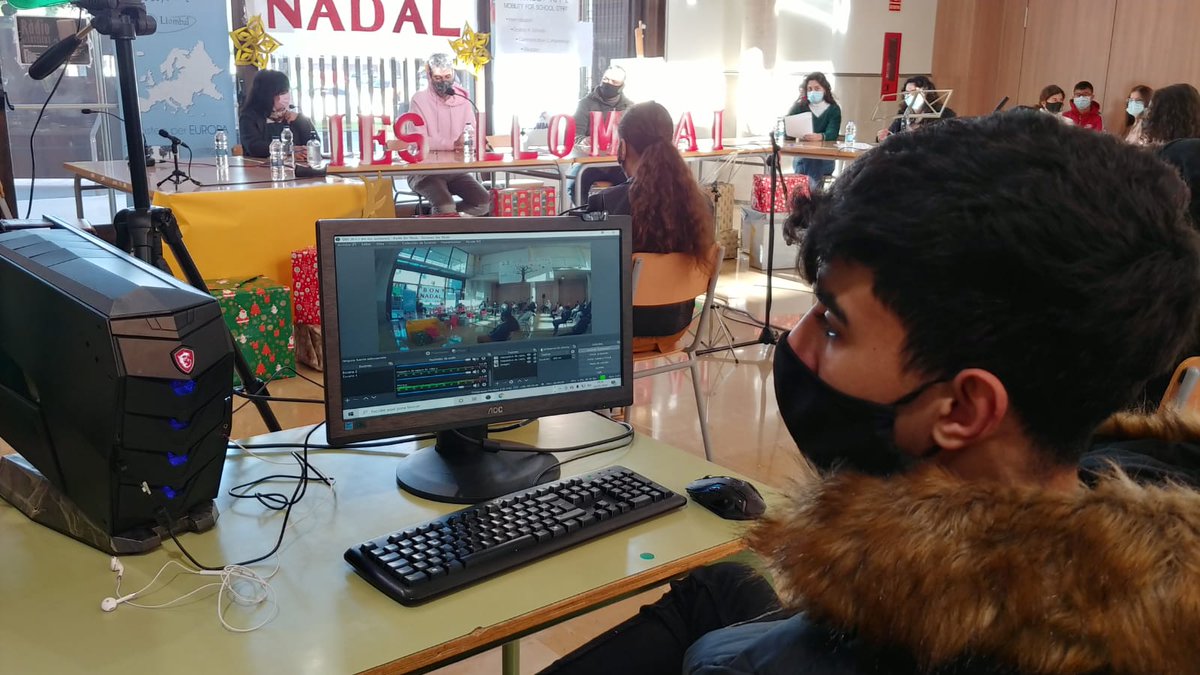 Gran dia de ràdio a l'IES Llombai, capitanejats per Pau Bou
Podeu reviure el programa al següent enllaç:

youtu.be/p5-O0L4P044?t=…