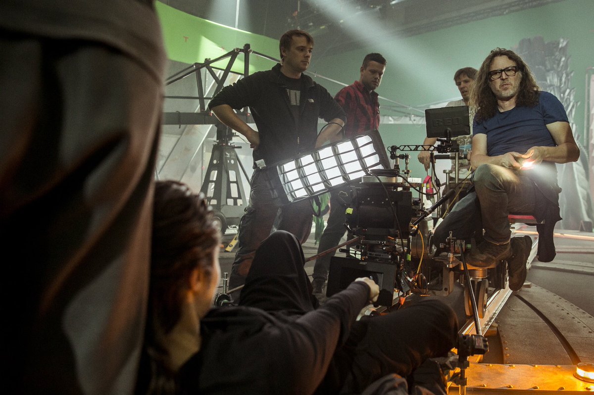 So I asked  @AduPlantier21 what if we just had  @linzzmorgan on a sled attached to the front of the dolly and pulled back with her in slow motion. Grips had a sled on the truck! So we lined it up with Rose’s stunt double Natalie Walsh seen here: