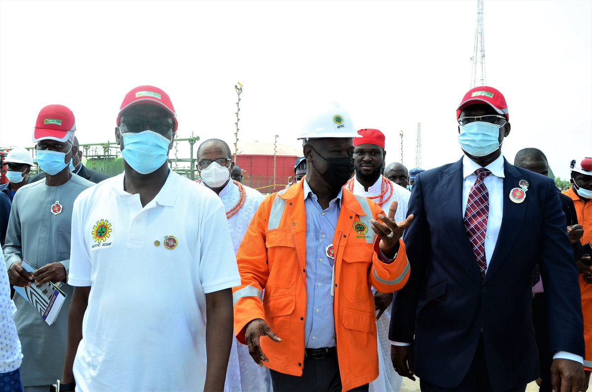 lawalsufian's tweet photo. RT @NNPCgroup: PHOTO NEWS:
Managing Director of the Nigerian Petroleum Development Company (#NPDC), Engr. Mansur Sambo takes the HMSPR @HETimipreSylva & GMD @NNPCgroup Mallam @MKKyari on a facility tour of #NPDC's #IGHF, commissioned by President @MBuha… https://t.co/Aw5jCHnFAW