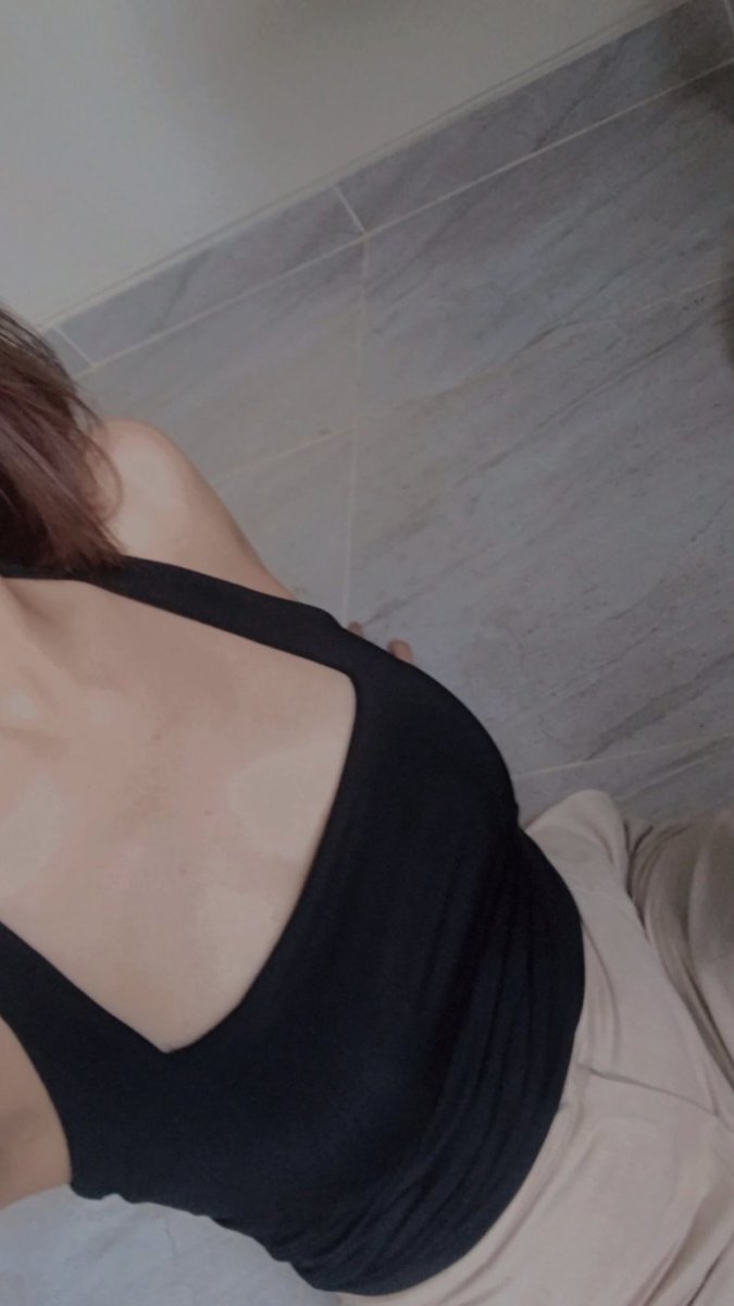 cramelxmatcha's tweet photo. ✨HALTER TOP ✨
Ready 3 warna, kain 2 layer ga nerawang, bahan stretch ada size S-XL. Untuk tanya2 bisa lgsg dm yaa🥰💜 https://t.co/7VudBa9Lye