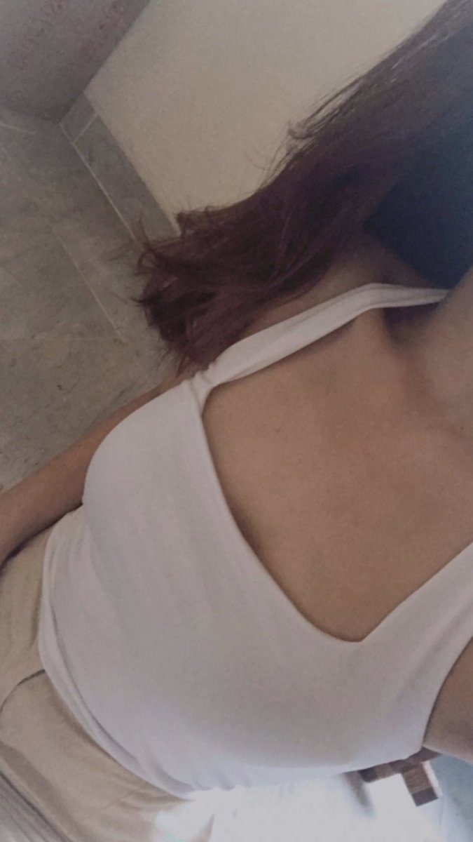 cramelxmatcha's tweet photo. ✨HALTER TOP ✨
Ready 3 warna, kain 2 layer ga nerawang, bahan stretch ada size S-XL. Untuk tanya2 bisa lgsg dm yaa🥰💜 https://t.co/7VudBa9Lye