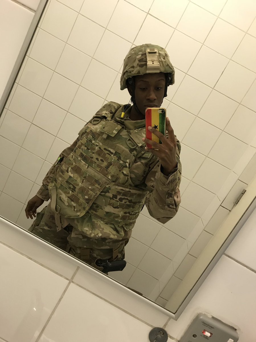 _icekenkey's tweet photo. Chasing the bag   Vs   Spending his bag https://t.co/F3lsbjCxl3