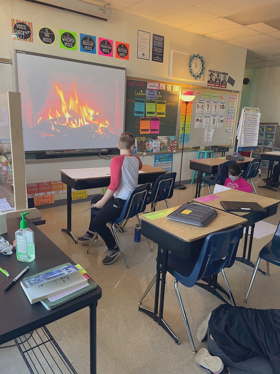 Mrs_Regan4th's tweet photo. The class is spending the day researching the history of their favorite holiday from their culture. Mrs. Regan is learning right along with them! #msdr9 #forderfalcons #diversity https://t.co/rkG887EIpV