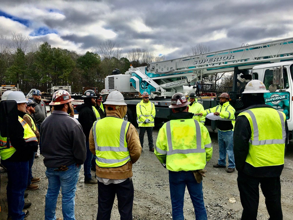 SuperiorRigging's tweet photo. Superior Rigging is committed to a zero-accident environment everyday on every job! Our culture of safety has kept our injury and lost workday-rates well below national averages. Choose #Superior! #MakingTheToughLookEasy https://t.co/AkSJlRp7cp