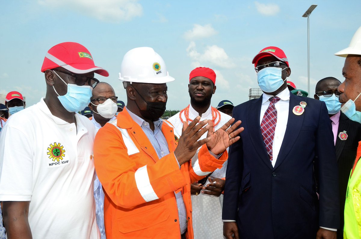 AbbaAudu_'s tweet photo. PHOTO NEWS:
Managing Director of the Nigerian Petroleum Development Company (#NPDC), Engr. Mansur Sambo takes the HMSPR @HETimipreSylva & GMD @NNPCgroup Mallam @MKKyari on a facility tour of #NPDC's #IGHF, commissioned by President @MBuhari, in #Ologbo, Edo State, earlier today. https://t.co/DZzRNm9RjN