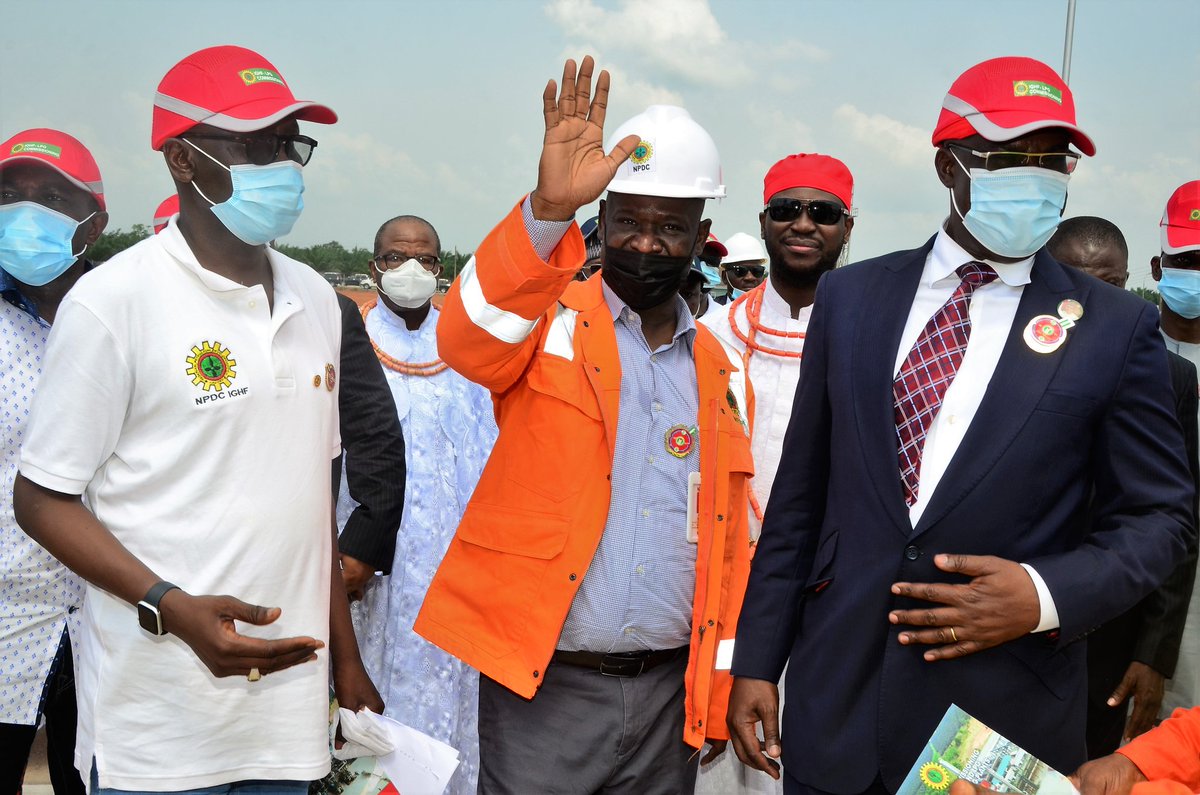 AbbaAudu_'s tweet photo. PHOTO NEWS:
Managing Director of the Nigerian Petroleum Development Company (#NPDC), Engr. Mansur Sambo takes the HMSPR @HETimipreSylva & GMD @NNPCgroup Mallam @MKKyari on a facility tour of #NPDC's #IGHF, commissioned by President @MBuhari, in #Ologbo, Edo State, earlier today. https://t.co/DZzRNm9RjN