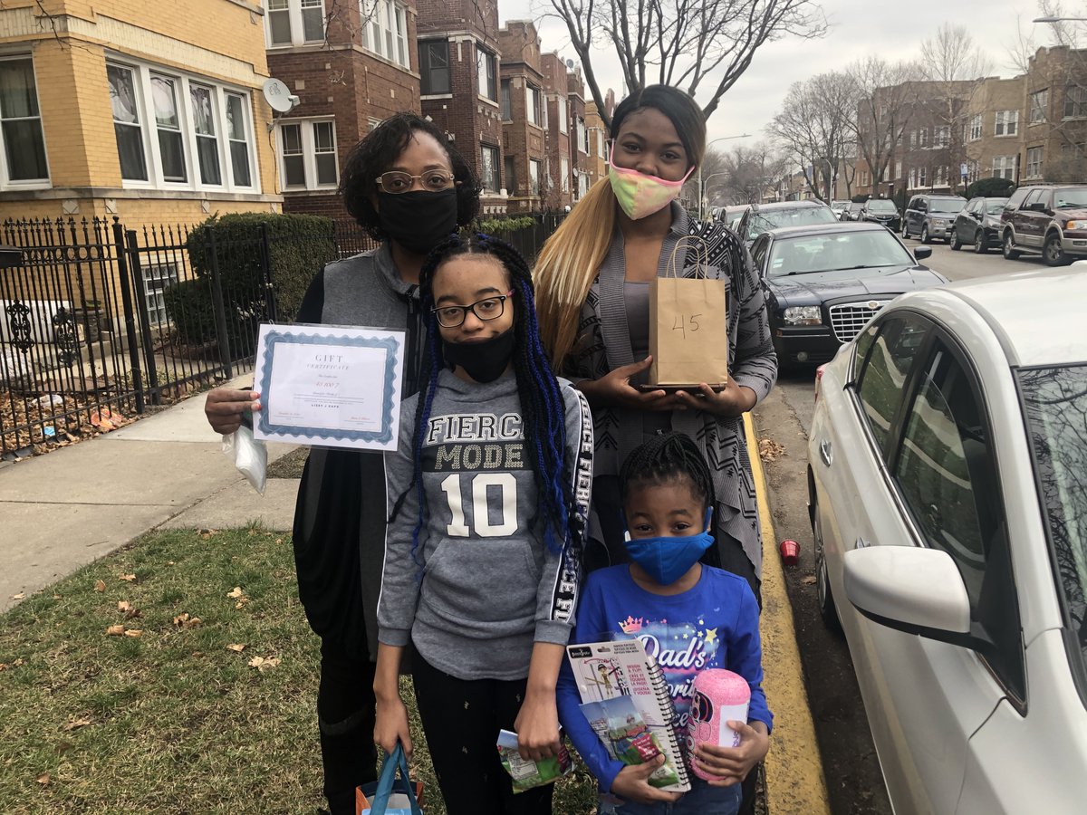 buildchicago's tweet photo. With all we have faced this year, our youth #deserve to enjoy a #joyful holiday season. BUILD's #AssociateBoard transformed our annual Holiday Giving event into a #covidsafe drive-thru event where 150+ families received toys, gingerbread houses, & food for a holiday #feast! https://t.co/CuhmSPAuLq