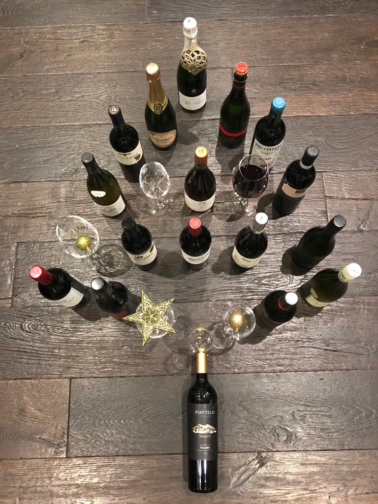 Now THIS is our kind of tree! 🎄 😉 

•
•
#wine #champagne #fizz #popthecork #wineoclock #champagnelovers #bottletree #festive #christmasdrinks #itstheseason #drinksphotography #drinkresponsibly #top50gastropubs #aahospitality #estrelladamm #michelinguide #tunbridgewells #kent