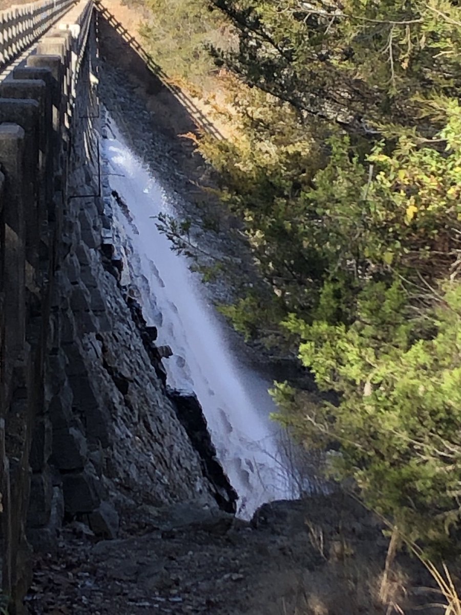 Hiking at Lake Leatherwood in December! Gorgeous day! 😎🥾