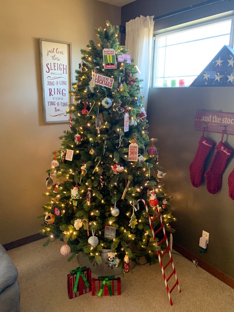 wingertagency's tweet photo. Team Wingert trees are aglow with the spirit of this holiday season. https://t.co/EmFxnoGjb2