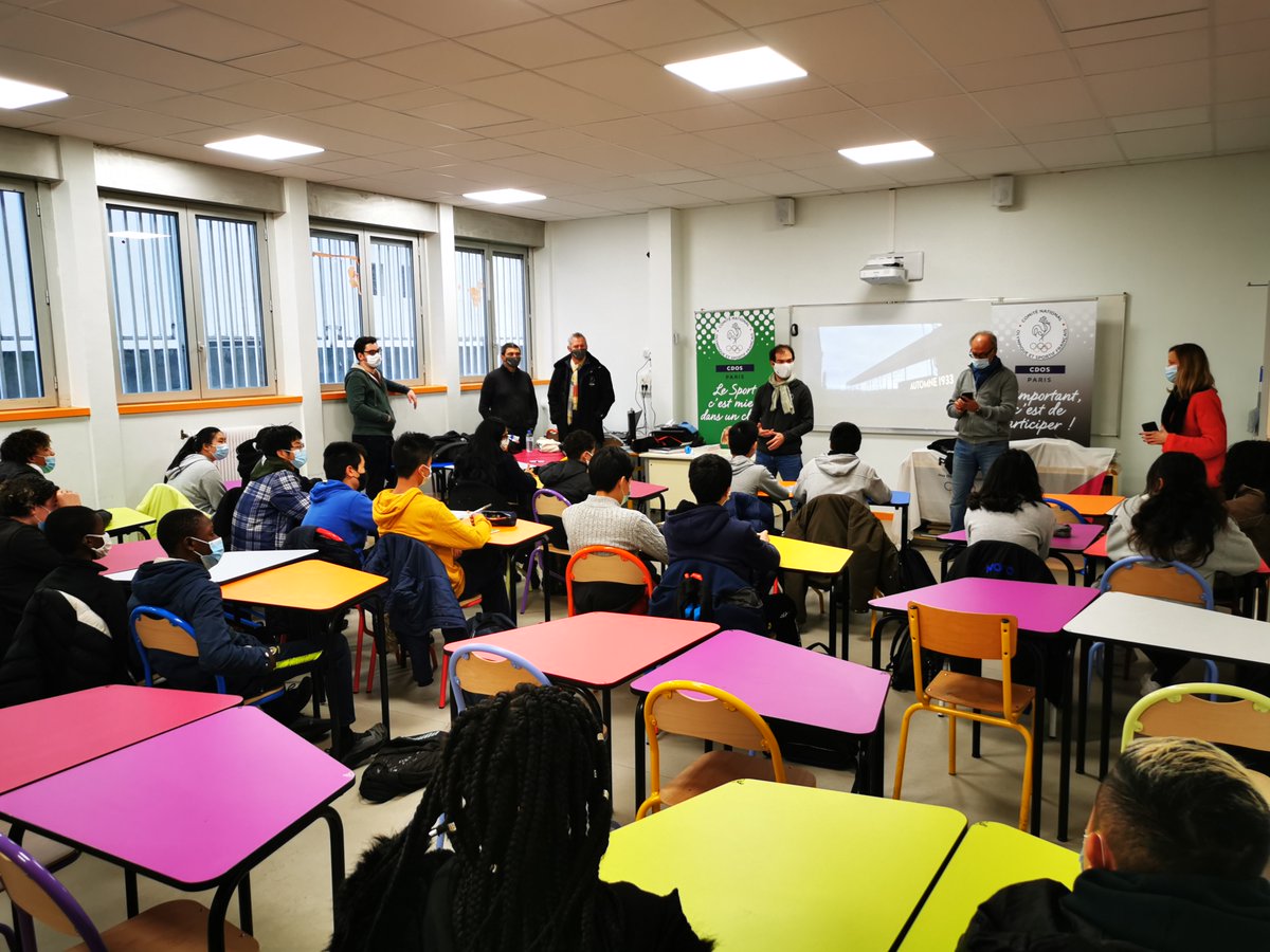 OliverGarciaF's tweet photo. 📽️du 🎞️ « La couleur de la victoire » au clg Camille Claudel sur Jesse Owens.
Tout une leçon de supération face à l’exclusion sociale, le racisme et le totalitarisme. Une belle histoire que nos élèves ont découvert !
👏👏 #CDOS75 #Génération2024 #UNSSParis pour leur soutien.
e https://t.co/FEsYs94ldP