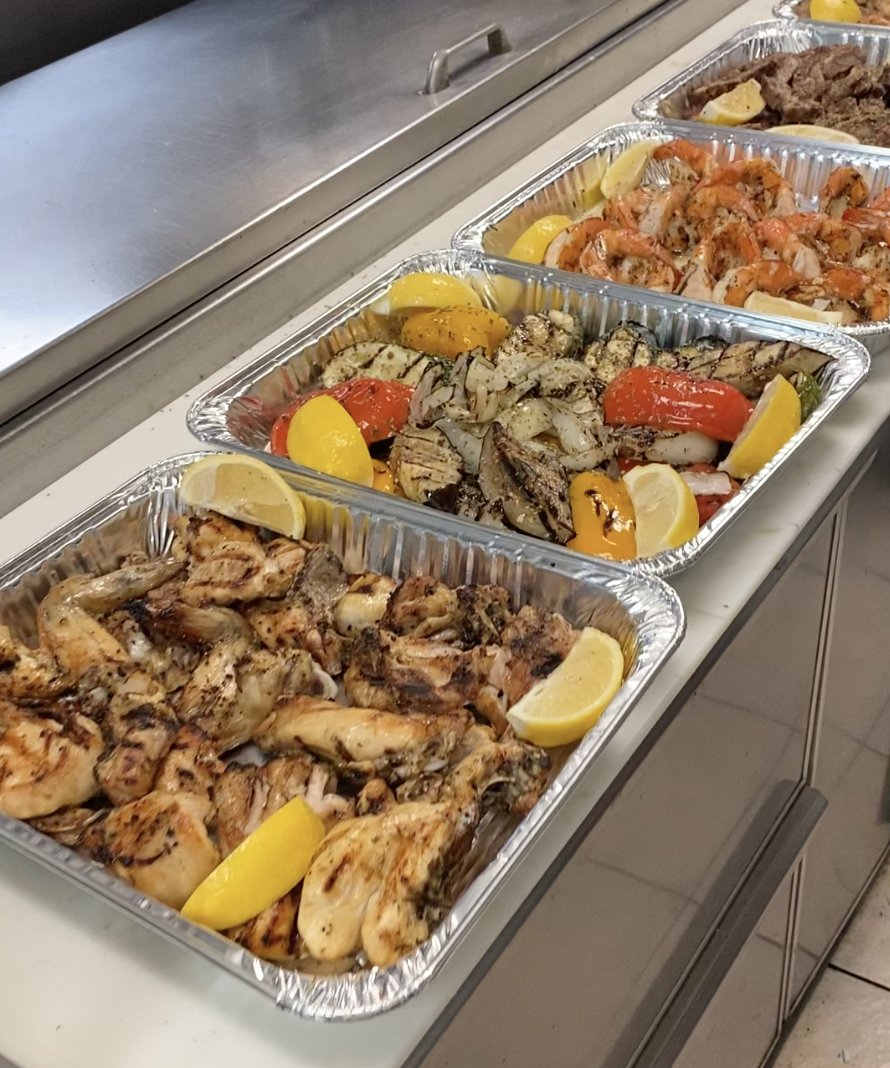 panamaresto's tweet photo. A sneak peek of your Holiday Greek feast 😍

Santa is on his way ready to deliver it!

Order now by calling us at one of our 3 locations. 📲

Jean-Talon: (514) 276-5223 
DDO: (514) 676-1096
Laval: (450) 934-8009

#GreekFood #HolidayMenu #Holidays #HolidayFeast #PanamaRotisserie https://t.co/4KVAy1TXnL