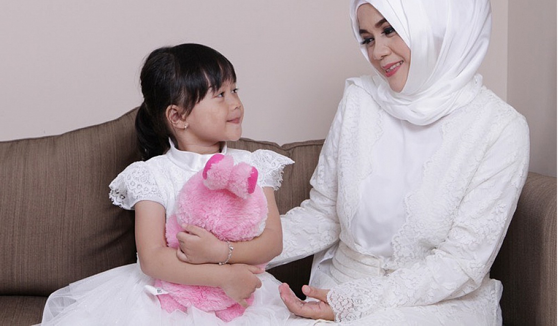 sahabat keluarga Spiritual literasi : Ibu Biasa: Oleh: Sumarti M Thahir (Direktur Yayasan Bening Indonesia)   “Berbuat baiklah sebagaimana Allah telah berbuat baik kepadamu,” Al-Qashas:77   Seorang ibu. Sebut saja Ibu Salihah. Suatu hari… dlvr.it/Rp8ybk salam literasi